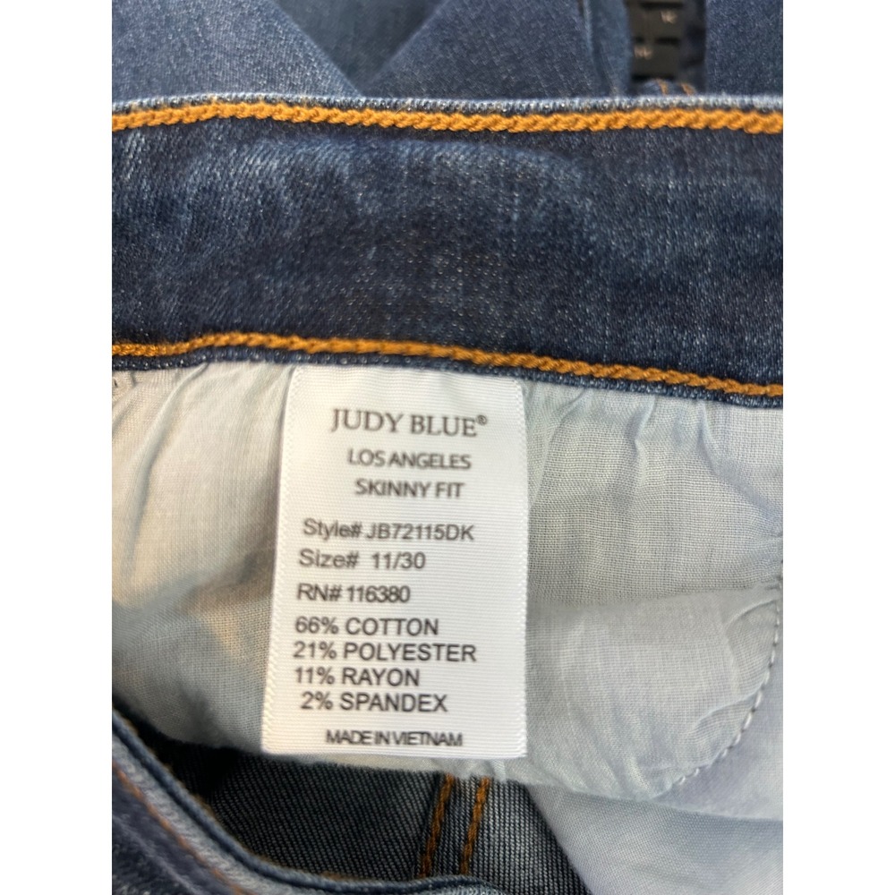 Judy Blue Skinny Fit Capri 11/30 Dark Wash - Picture 6 of 6